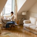 Minimalist Home Decor and Fashion: A Guide to Frugal Living and Managing Finances